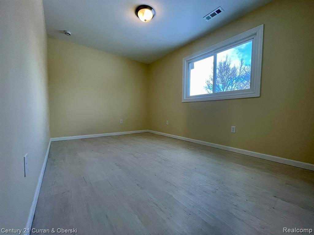 26141 Yale Street Inkster, MI 48141 - Photo 9 of 11