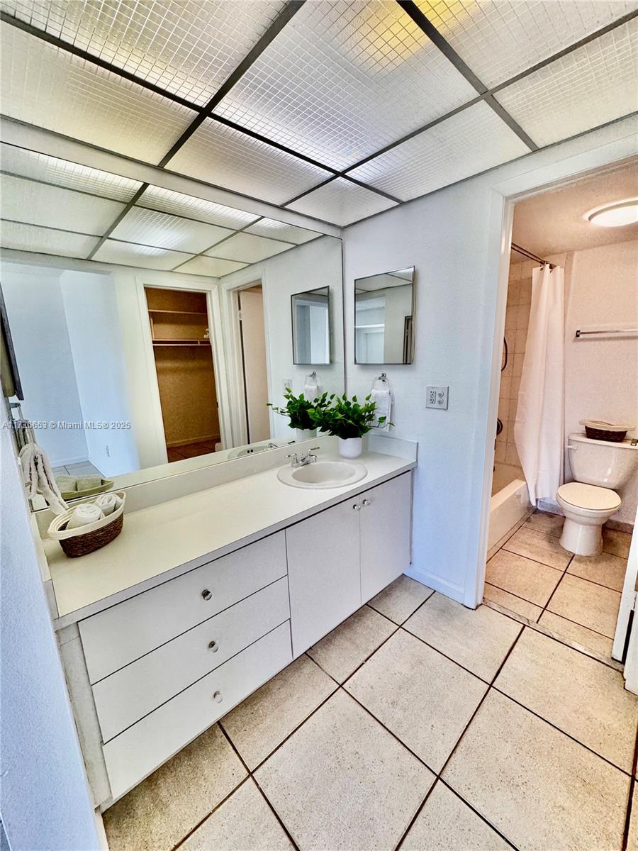 77 Crandon Boulevard, Unit 4C Key Biscayne, FL 33149 - Photo 13 of 30 Master