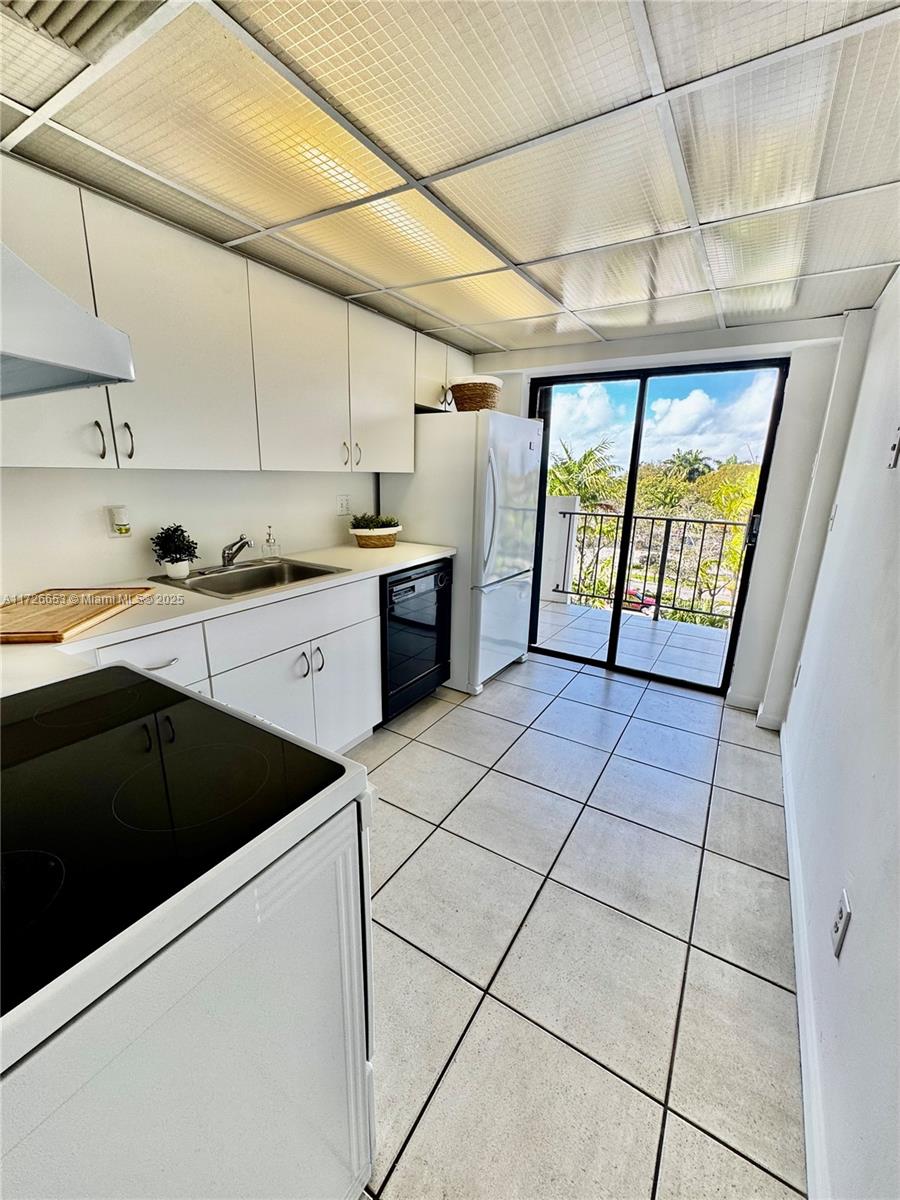 77 Crandon Boulevard, Unit 4C Key Biscayne, FL 33149 - Photo 17 of 30