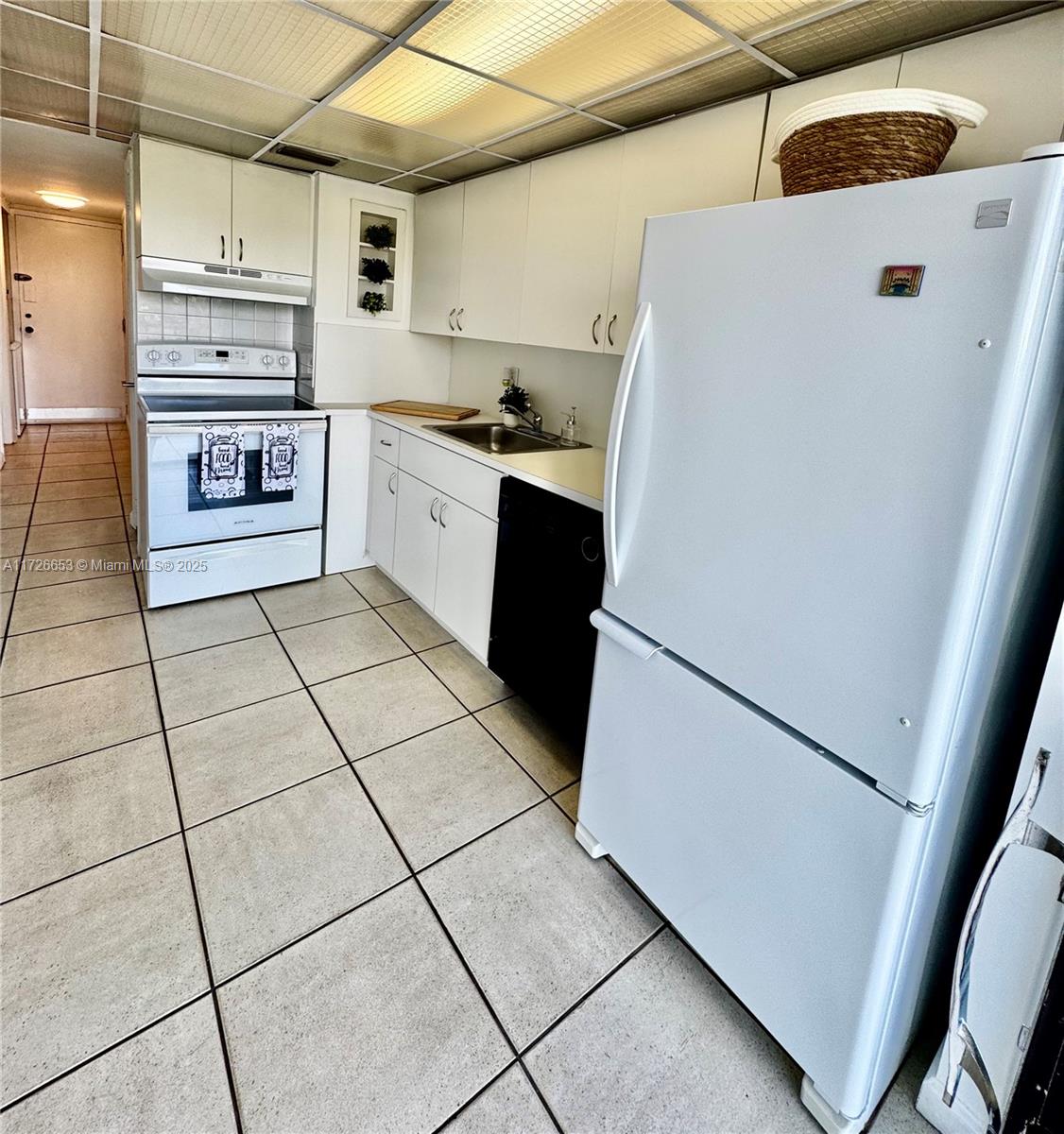 77 Crandon Boulevard, Unit 4C Key Biscayne, FL 33149 - Photo 18 of 30