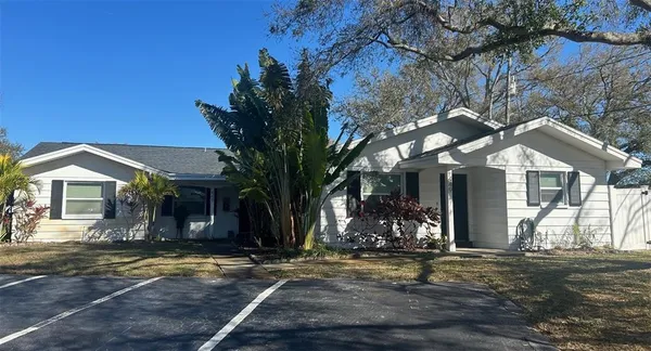 $1,900 | 449 Jewel Court, Unit 3, Belleair Bluffs, FL 33770