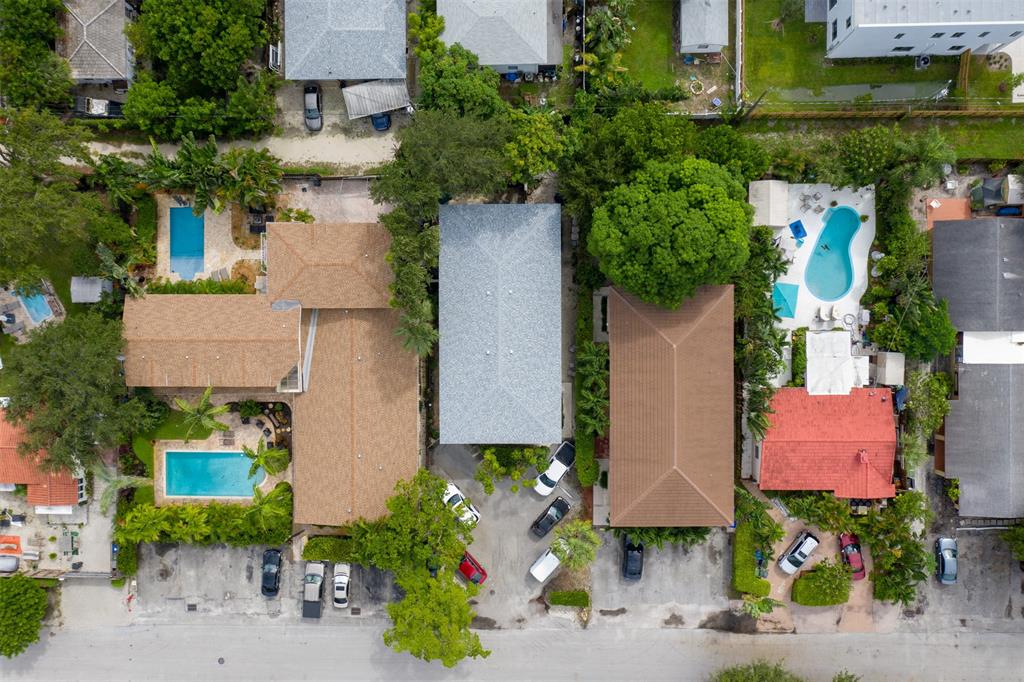 808 Southeast 13th Street, Unit 2 Fort Lauderdale, FL 33316 - Photo 21 of 22 an aerial view of houses with yard