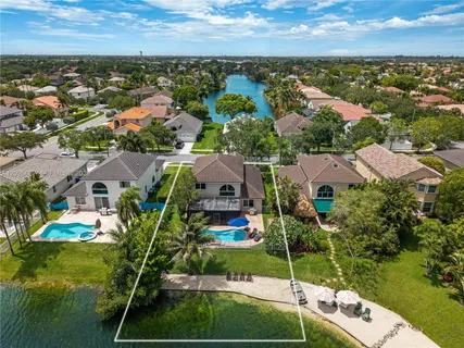 $899,000 | 18451 Northwest 13th Street, Pembroke Pines, FL 33029