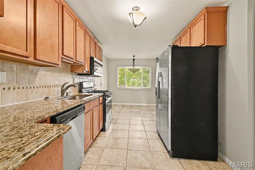12115 Wensley Road Florissant, MO 63033 - Photo 8 of 20 Gallery Image 8