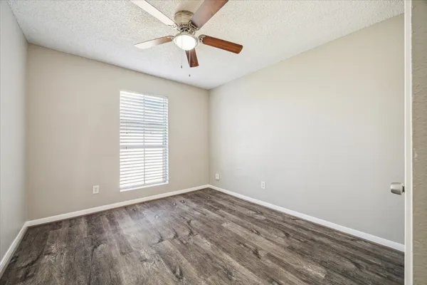 $1,200 | 1516 Bay Area Boulevard, Unit L8, Houston, TX 77058