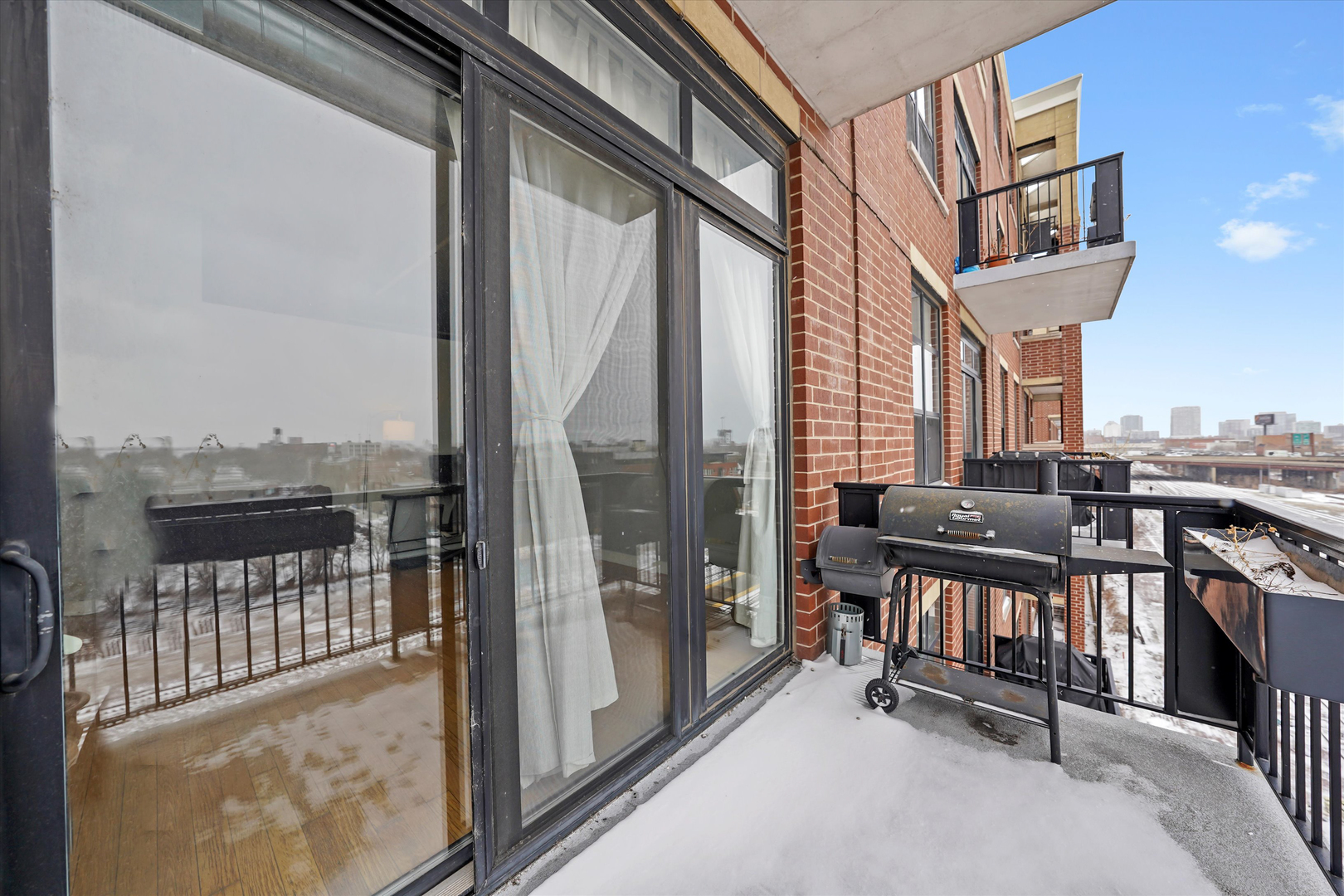 833 West 15th Place, Unit 711 Chicago, IL 60608 - Photo 11 of 28