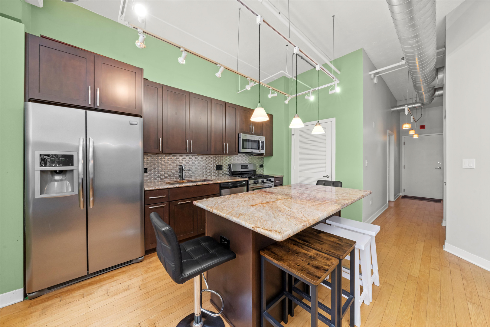 833 West 15th Place, Unit 711 Chicago, IL 60608 - Photo 5 of 28