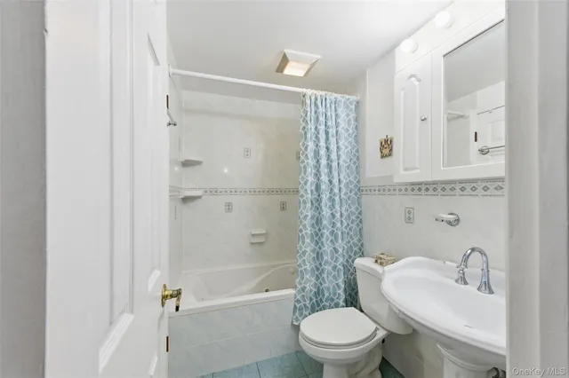 $589,999 | 1039 Sipp Avenue, Medford, NY 11763