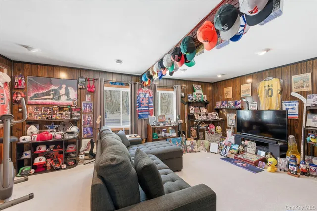 $589,999 | 1039 Sipp Avenue, Medford, NY 11763