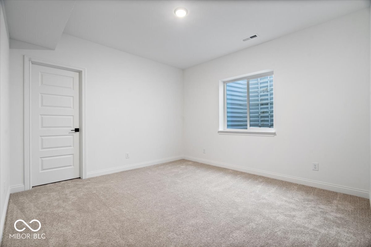 529 East 57th Street Indianapolis, IN 46220 - Photo 32 of 43