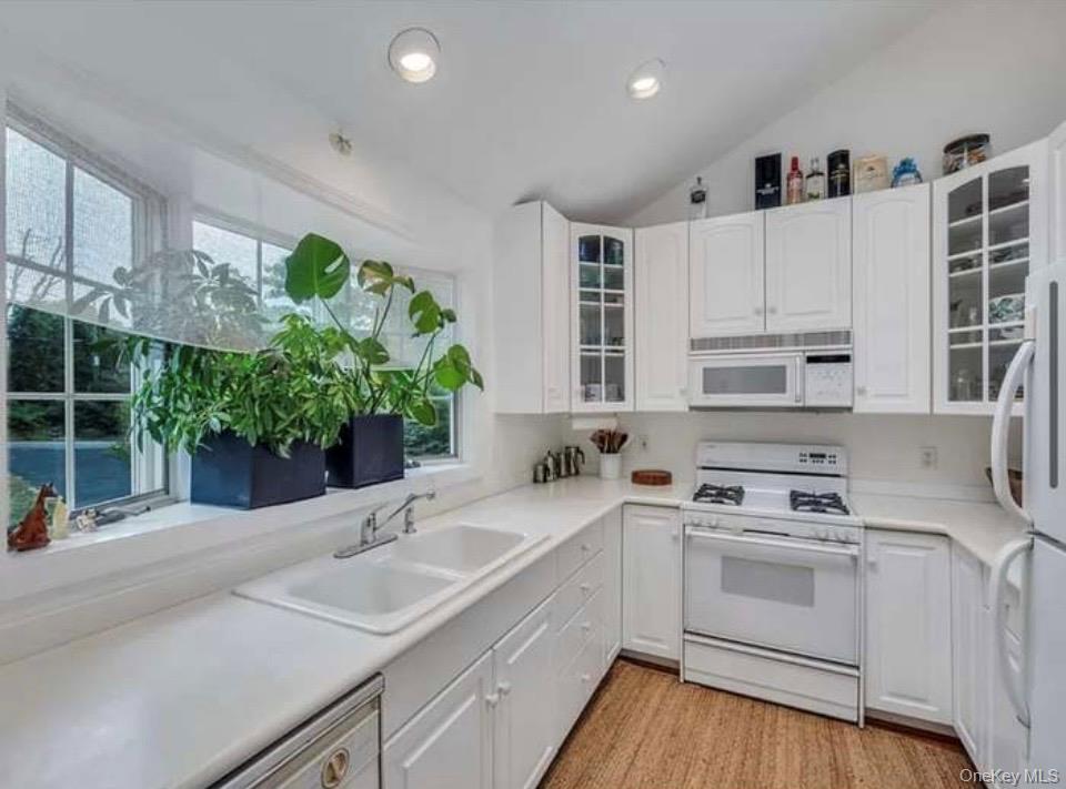 12 Ridge Lane Hampton Bays, NY 11946 - Photo 3 of 4