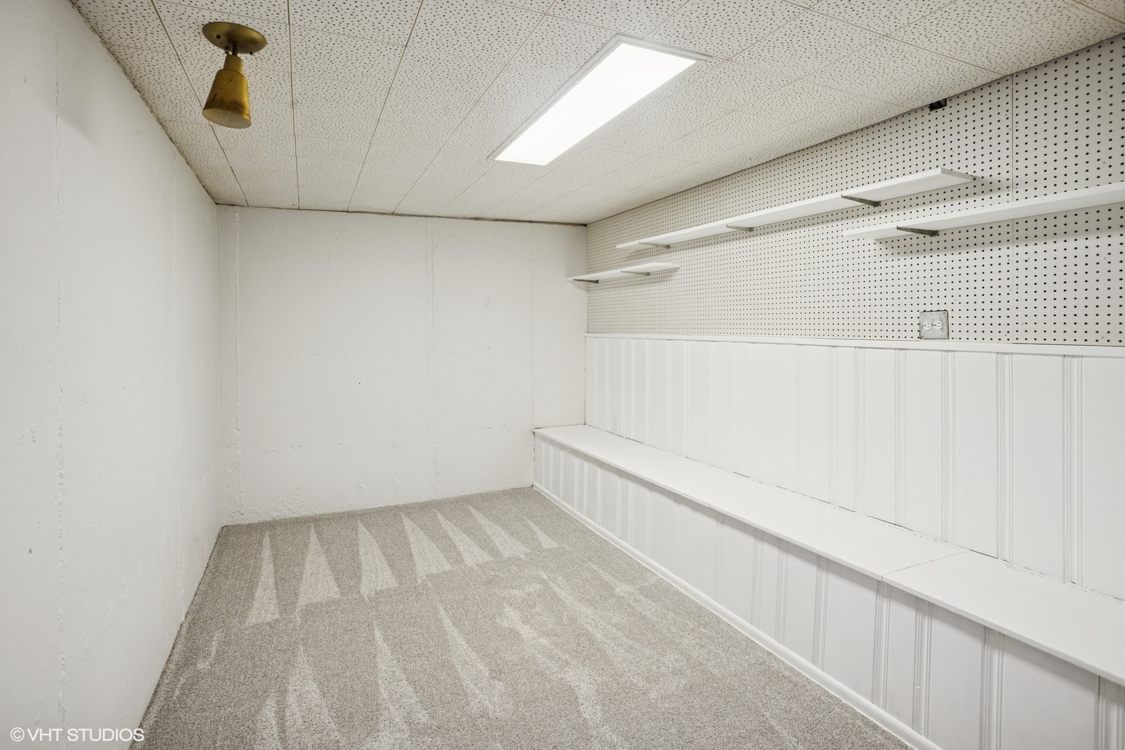 43 N Mount Des Plaines, IL 60016 - Photo 17 of 25 a view of room