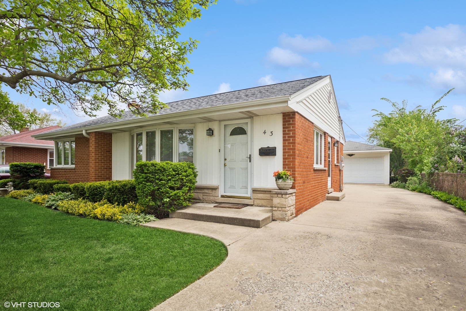 43 N Mount Des Plaines, IL 60016 - Photo 2 of 25 a front view of house with yard and green space