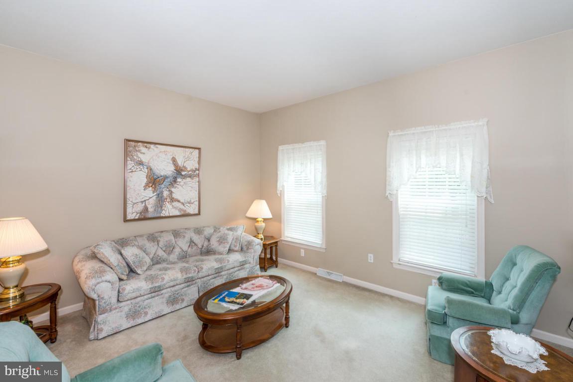 602 North Strickler Road Manheim, PA 17545 - Photo 4 of 37