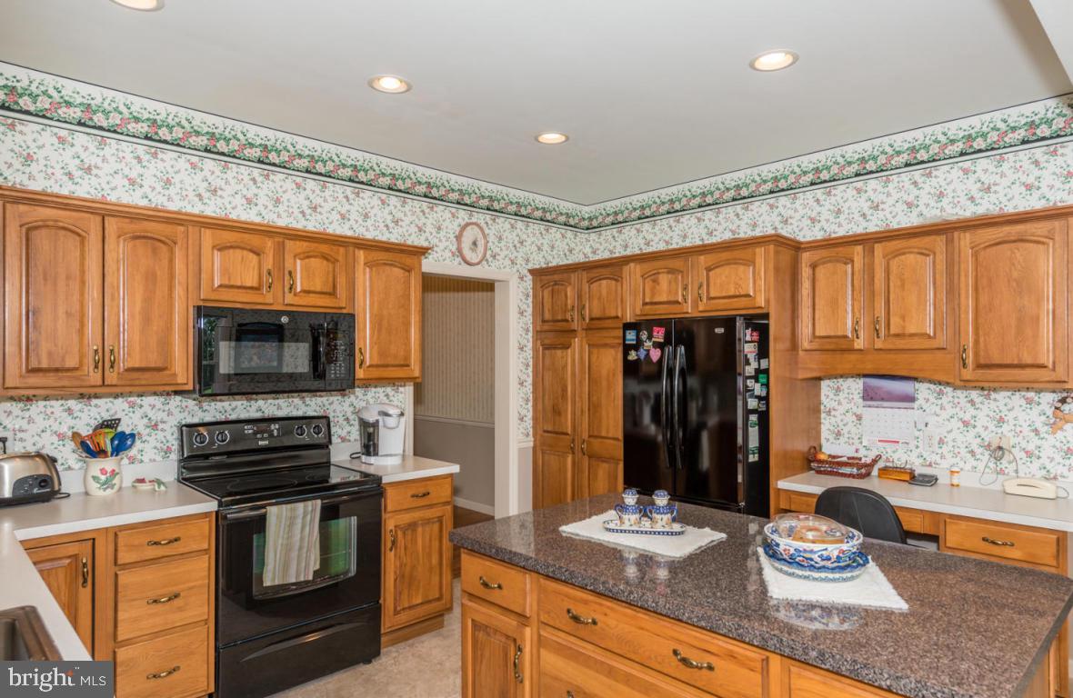 602 North Strickler Road Manheim, PA 17545 - Photo 10 of 37