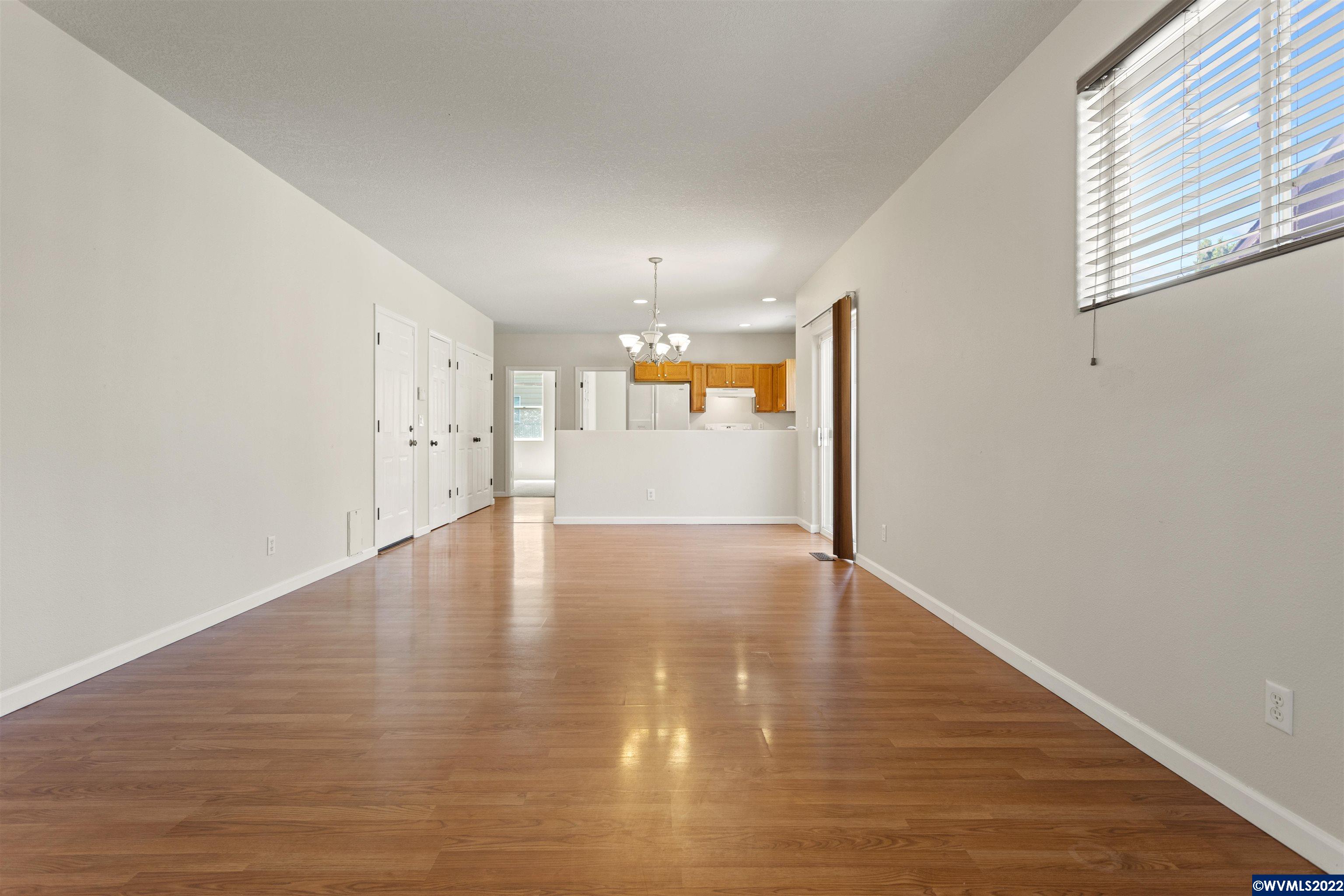 858 Rupp Avenue Northeast Keizer, OR 97303 - Photo 5 of 30 Gallery Image 5