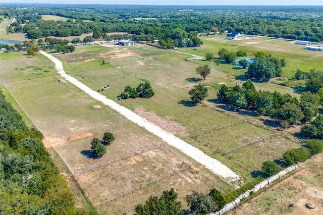 $1,375,000 | 8690 East Fm 922 Hwy Valley View, Valley View, TX 76272