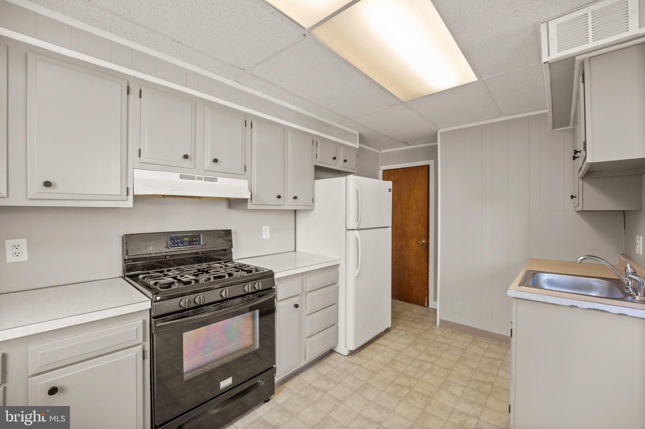 4301 Chippendale Street Philadelphia, PA 19136 - Photo 8 of 31