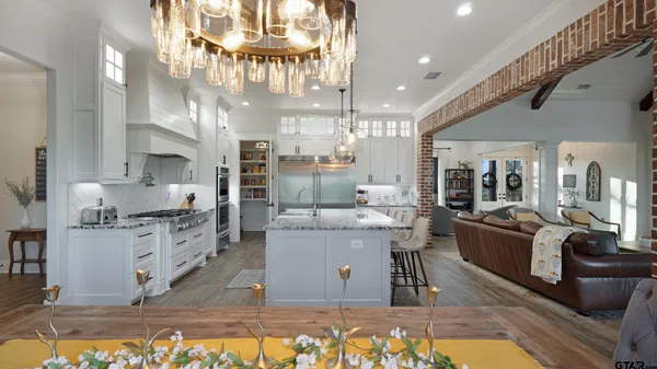 $1,000,000 | 7789 Highway 79, Henderson, TX 75654