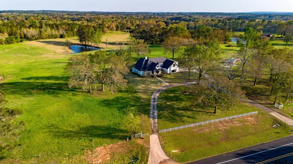 $1,000,000 | 7789 Highway 79, Henderson, TX 75654