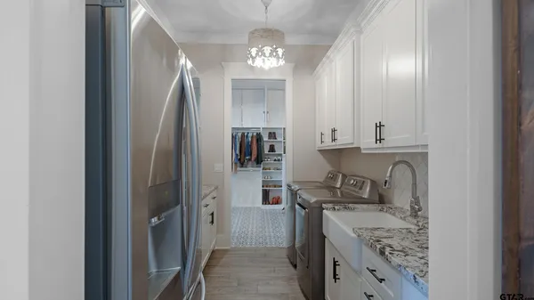 $1,000,000 | 7789 Highway 79, Henderson, TX 75654