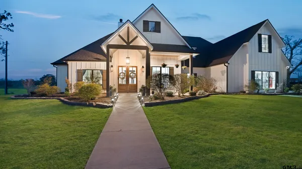 $1,000,000 | 7789 Highway 79, Henderson, TX 75654