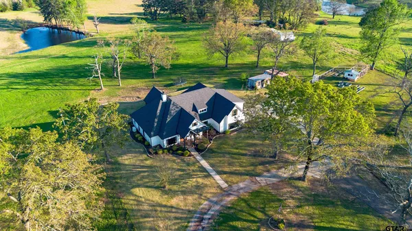 $1,000,000 | 7789 Highway 79, Henderson, TX 75654