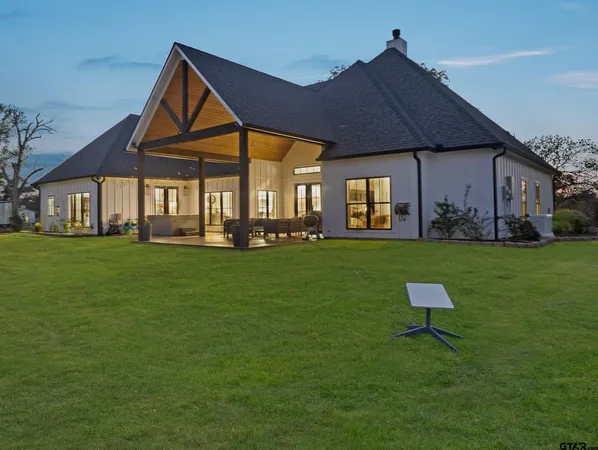 $1,000,000 | 7789 Highway 79, Henderson, TX 75654