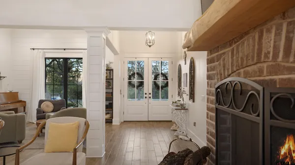 $1,000,000 | 7789 Highway 79, Henderson, TX 75654