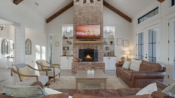 $1,000,000 | 7789 Highway 79, Henderson, TX 75654