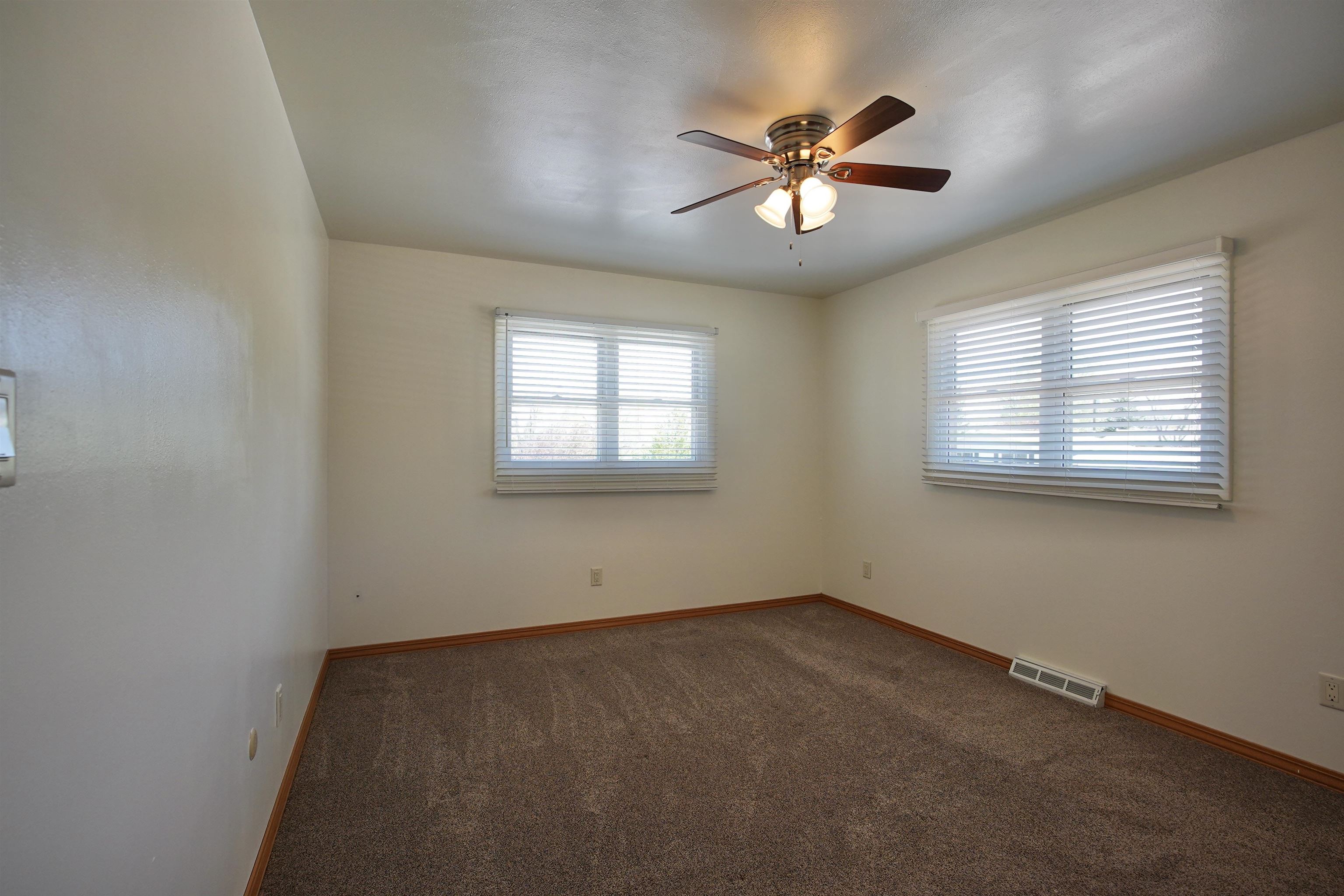 1460 Manor Drive Casper, WY 82609 - Photo 15 of 48