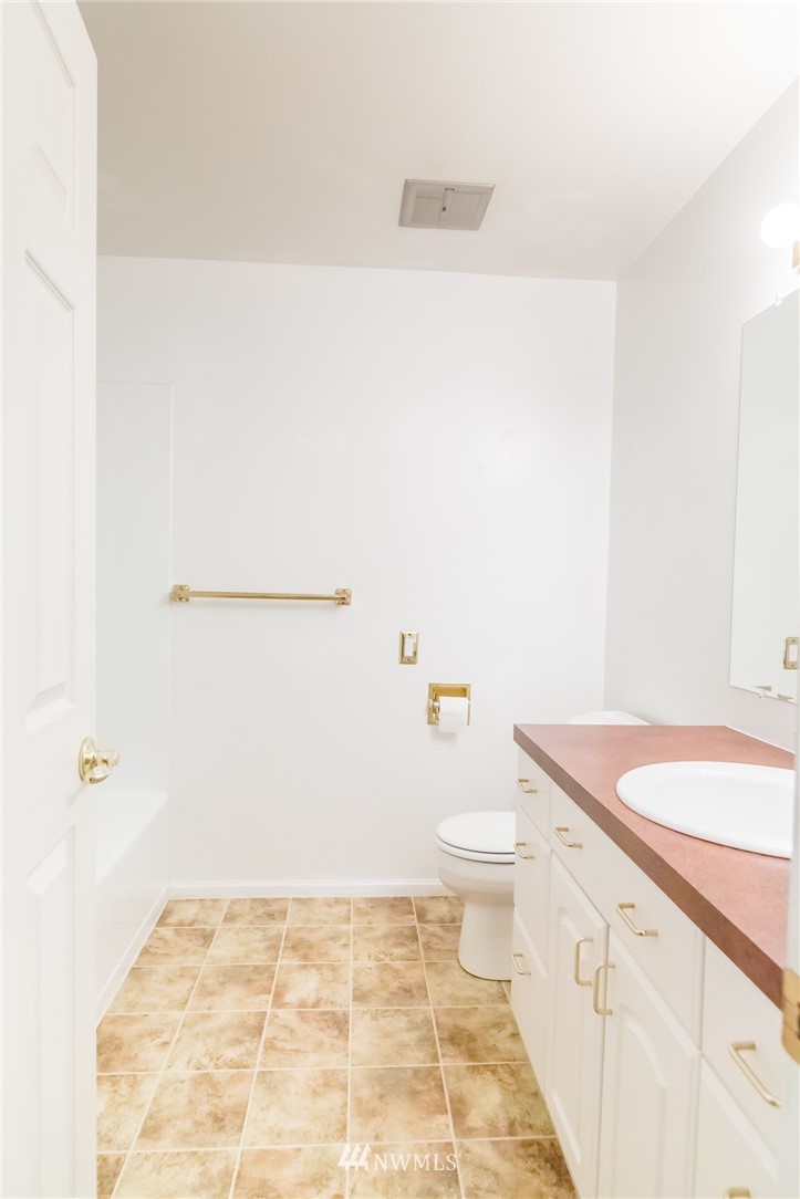 16815 Southeast 149th Street Renton, WA 98059 - Photo 15 of 25 Gallery Image 15