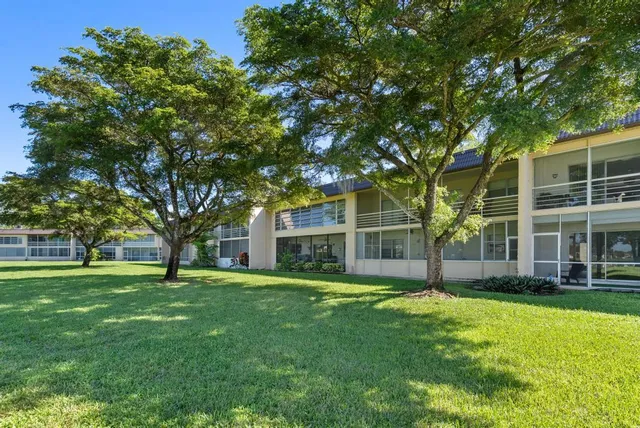 $1,750 | 124 Lake Constance Drive, West Palm Beach, FL 33411