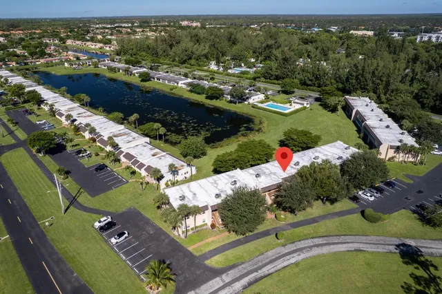 $1,750 | 124 Lake Constance Drive, West Palm Beach, FL 33411