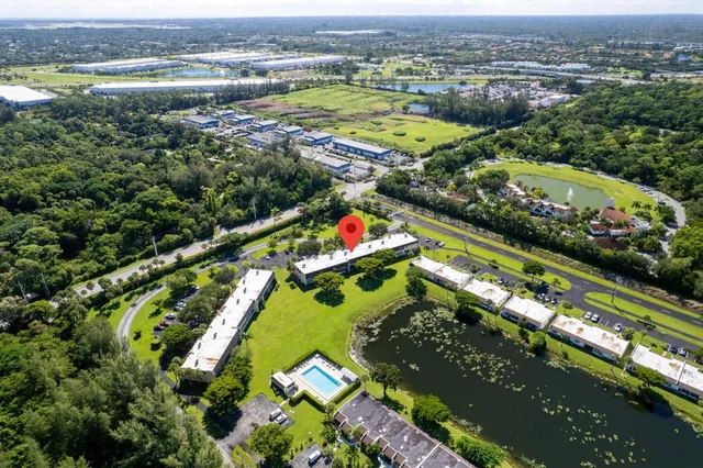 $1,750 | 124 Lake Constance Drive, West Palm Beach, FL 33411