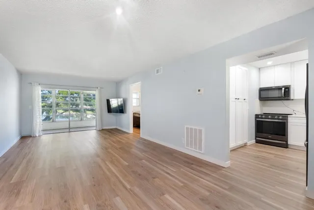 $1,750 | 124 Lake Constance Drive, West Palm Beach, FL 33411