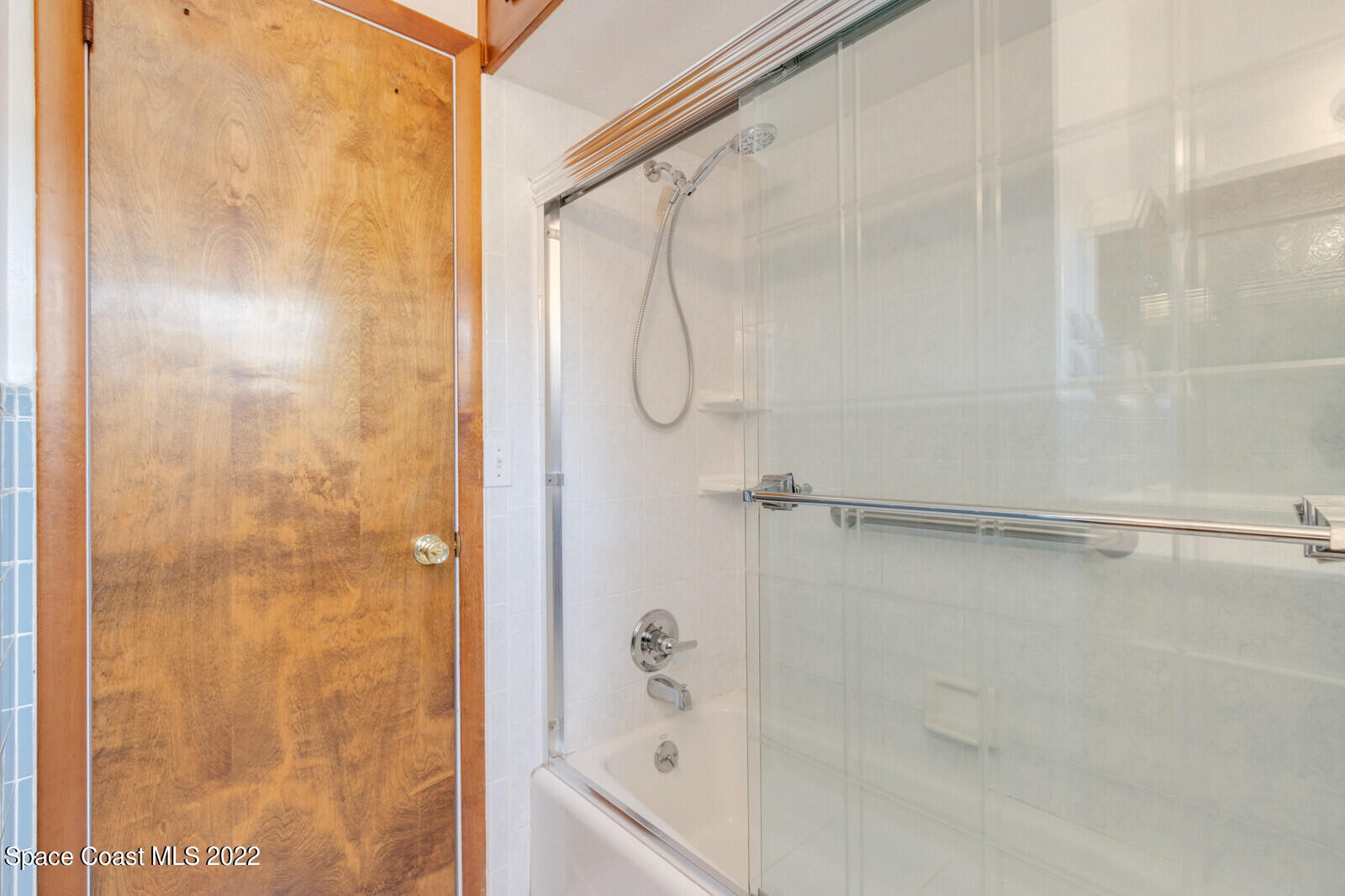216 Dubber Road Melbourne, FL 32901 - Photo 16 of 39 a bathroom with a shower and a shower