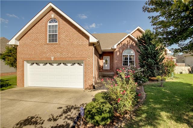 152 Fieldstone Lane Springfield, TN 37172 - Photo 1 of 20 Welcome home to 152 Fieldstone, Springfield, Tn located in the Oakland Farms Subd.