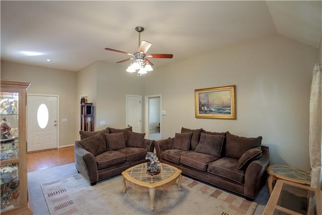 152 Fieldstone Lane Springfield, TN 37172 - Photo 4 of 20 This home features an open great room, eat in kitch w/lots of cabinets, a formal dining room, plus a huge bonus room over the garage.