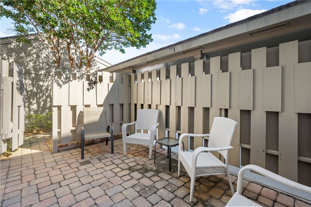 1860 Bay Road, Unit 104E Vero Beach, FL 32963 - Photo 23 of 36