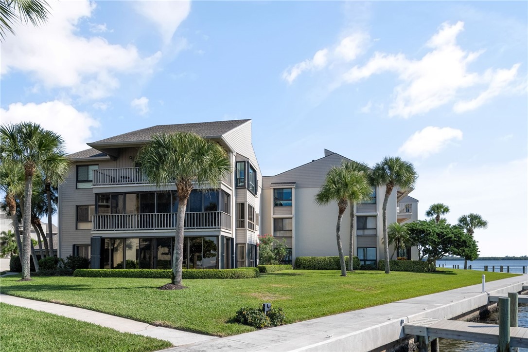 1860 Bay Road, Unit 104E Vero Beach, FL 32963 - Photo 25 of 36