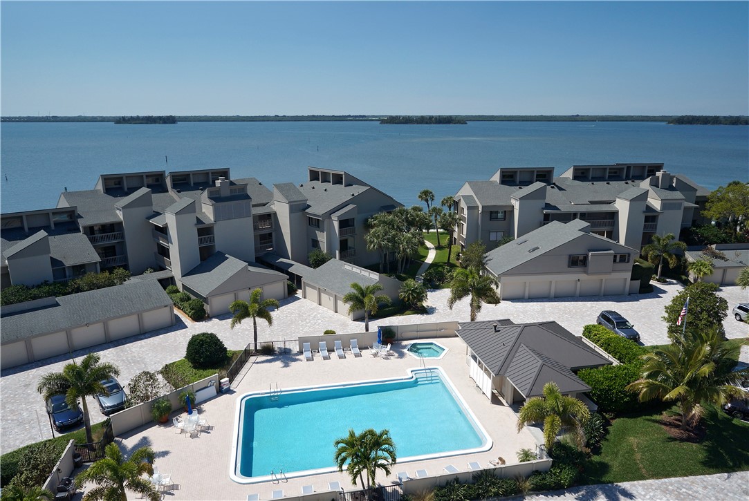 1860 Bay Road, Unit 104E Vero Beach, FL 32963 - Photo 29 of 36