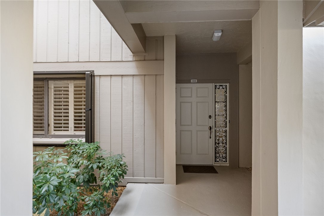 1860 Bay Road, Unit 104E Vero Beach, FL 32963 - Photo 5 of 36