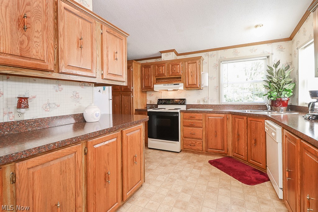 261 Stable Road Lagrange, OH 44050 - Photo 9 of 23 Gallery Image 9