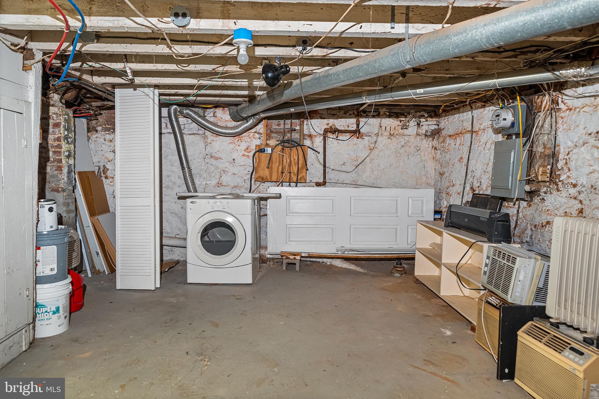 1615 North Philip Street Philadelphia, PA 19122 - Photo 20 of 22 a utility room with dryer and washer