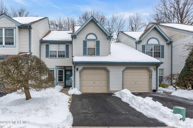 $585,000 | 215 Century Way, Manalapan, NJ 07726