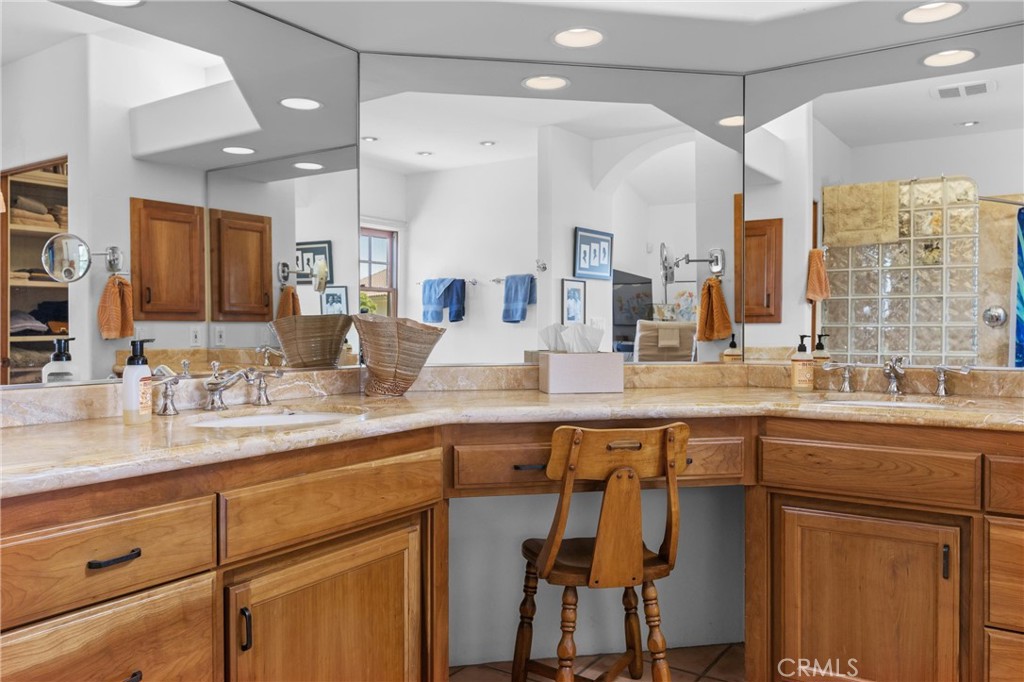 1790 Calle Laguna Arroyo Grande, CA 93420 - Photo 27 of 53 Primary bathroom