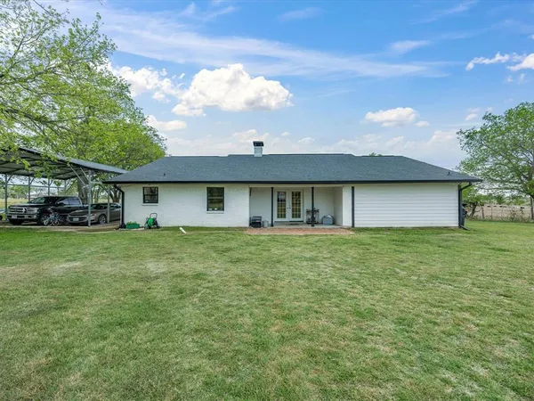 $430,000 | 15720 East State Highway 22, Blooming Grove, TX 76626