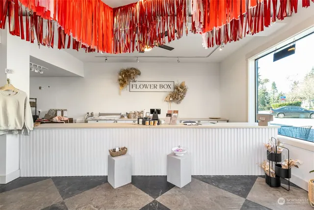 $1,250,000 | 25960 Central Avenue Northeast, Kingston, WA 98346