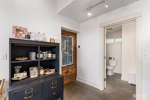 $1,250,000 | 25960 Central Avenue Northeast, Kingston, WA 98346